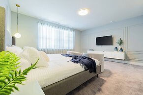 Your Orlando Retreat: Warm and Welcoming Townhome