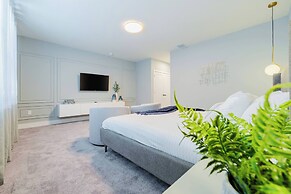 Your Orlando Retreat: Warm and Welcoming Townhome