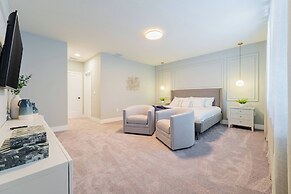 Your Orlando Retreat: Warm and Welcoming Townhome