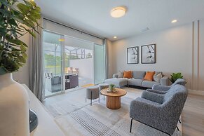 Your Orlando Retreat: Warm and Welcoming Townhome