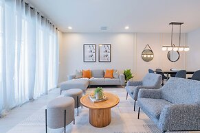 Your Orlando Retreat: Warm and Welcoming Townhome