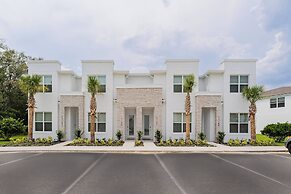 Your Orlando Retreat: Warm and Welcoming Townhome