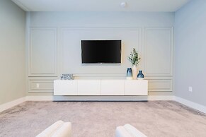 Your Orlando Retreat: Warm and Welcoming Townhome