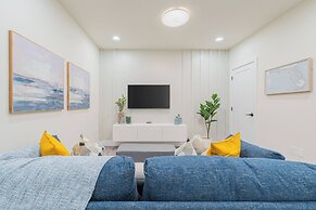 Your Orlando Retreat: Warm and Welcoming Townhome