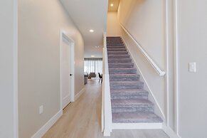 Your Orlando Retreat: Warm and Welcoming Townhome