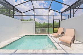 Your Orlando Retreat: Warm and Welcoming Townhome