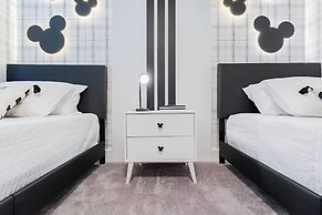 Your Orlando Retreat: Warm and Welcoming Townhome