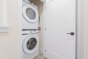 Your Orlando Retreat: Warm and Welcoming Townhome