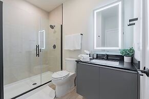 Your Orlando Retreat: Warm and Welcoming Townhome