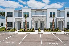 Your Orlando Retreat: Warm and Welcoming Townhome