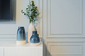 Your Orlando Retreat: Warm and Welcoming Townhome