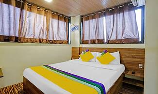 New Harshita inn By Glitz Hotel