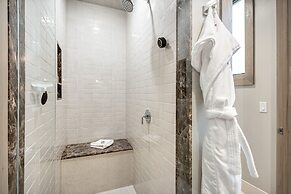 Premium Five Bedroom Suite 5 Apartment Hotel by Redawning