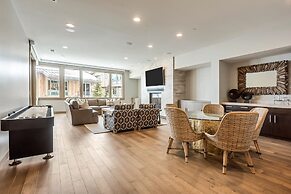 Premium Five Bedroom Suite 5 Apartment Hotel by Redawning