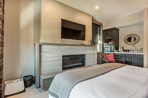 Four Bedroom Penthouse 4 Apartment Hotel by Redawning