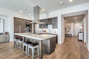 Platinum Two Bedroom 2 Apartment Hotel by Redawning