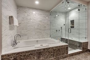 Premium Three Bedroom 3 Apartment Hotel by RedAwning