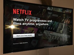 Warehouse Apartment-1 King Bed, Sleeps 2