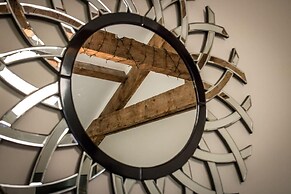 Warehouse Apartment-1 King Bed, Sleeps 2