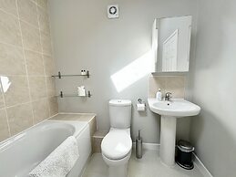 Warehouse Apartment-1 King Bed, Sleeps 2