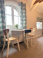 Warehouse Apartment-1 King Bed, Sleeps 2