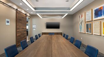 Holiday Inn Express & Suites Hawaiian Gardens by IHG