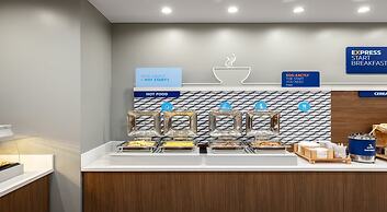 Holiday Inn Express & Suites Hawaiian Gardens by IHG