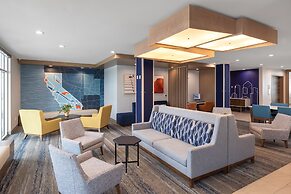 Holiday Inn Express & Suites Hawaiian Gardens by IHG