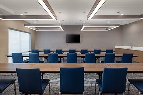 Holiday Inn Express & Suites Hawaiian Gardens by IHG