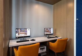 Holiday Inn Express & Suites Hawaiian Gardens by IHG