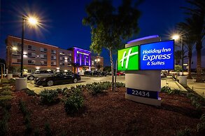 Holiday Inn Express & Suites Hawaiian Gardens by IHG