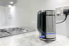 Stunning Luxury Apartment Near Motherwell