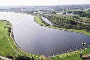 Stunning Luxury Apartment Near Motherwell