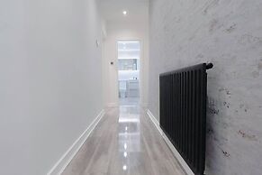 Stunning Luxury Apartment Near Motherwell