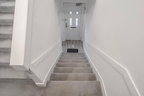 Stunning Luxury Apartment Near Motherwell