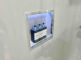 Stunning Luxury Apartment Near Motherwell