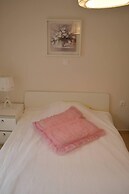 Inviting 2-bed Apartment in Nikiti, Greece