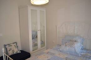 Inviting 2-bed Apartment in Nikiti, Greece