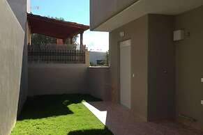 2 Bed-sleeps4-garden-parking-pets-aircon