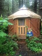 Nauti Otter Inn and Yurt Village
