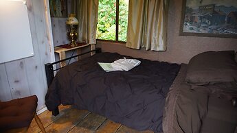 Nauti Otter Inn and Yurt Village