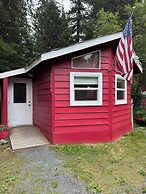 Nauti Otter Inn and Yurt Village