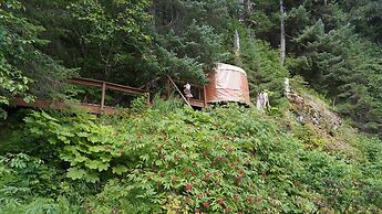 Nauti Otter Inn and Yurt Village