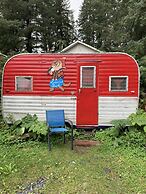 Nauti Otter Inn and Yurt Village