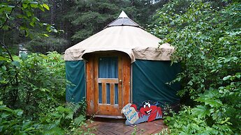 Nauti Otter Inn and Yurt Village