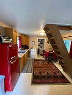 Nauti Otter Inn and Yurt Village