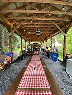 Nauti Otter Inn and Yurt Village