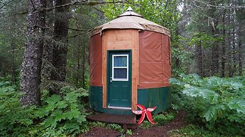 Nauti Otter Inn and Yurt Village