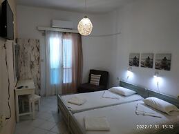 Renia Studios -studio for 2 Pers With a Swimming Pool