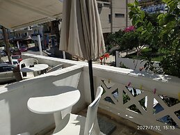 Renia Studios -studio for 2 Pers With a Swimming Pool